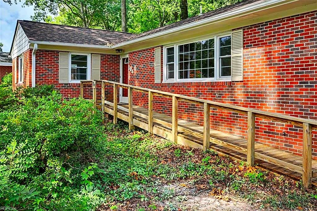 104 Bell Hill DR, YORKTOWN VA 23692 - Photo 5