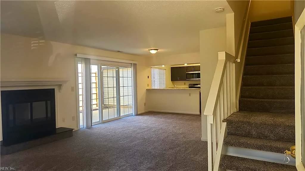 656 Oleander CIR, VIRGINIA BEACH VA 23464 - Photo 4