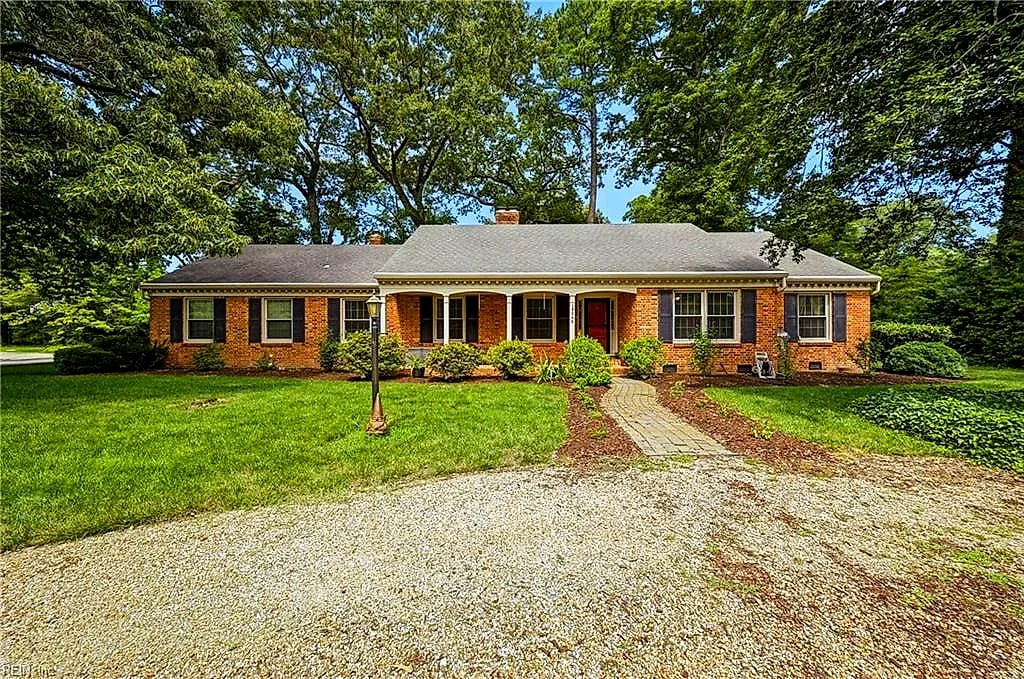 4348 Thoroughgood DR, VIRGINIA BEACH VA 23455