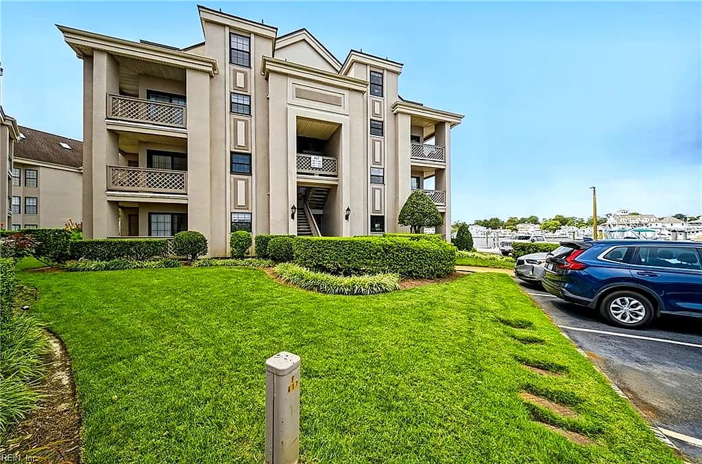 417 Harbour PT #202, VIRGINIA BEACH VA 23451 - Photo 3