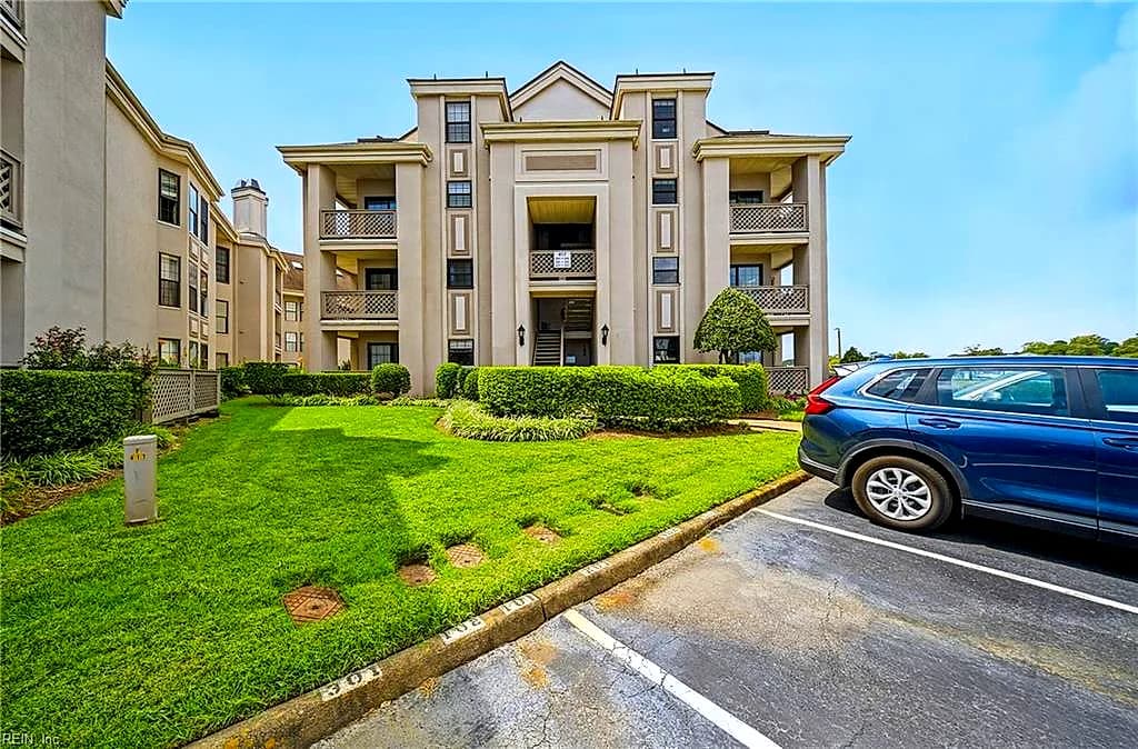417 Harbour PT #202, VIRGINIA BEACH VA 23451 - Photo 4
