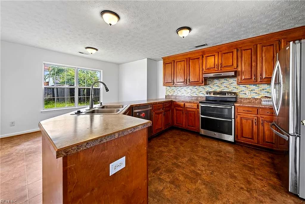 724 Kings Ridge DR, NEWPORT NEWS VA 23608 - Photo 5