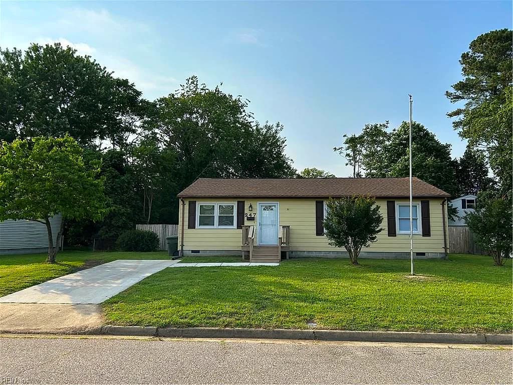 247 Malden LN, NEWPORT NEWS VA 23602 - Main photo