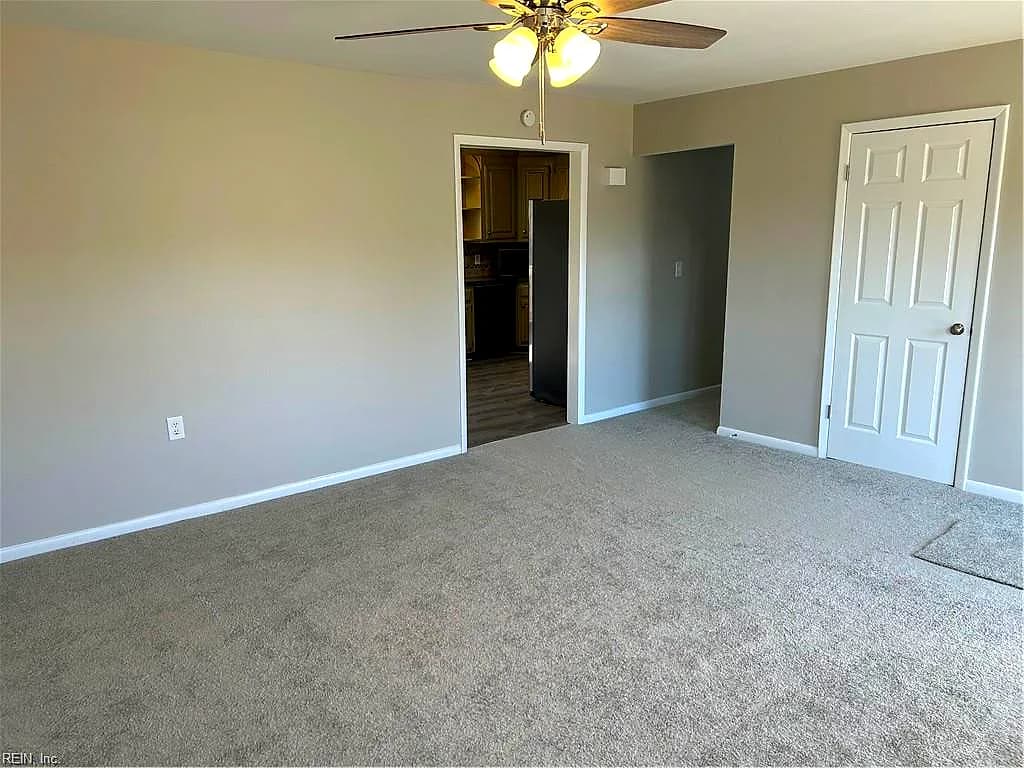 247 Malden LN, NEWPORT NEWS VA 23602 - Photo 4