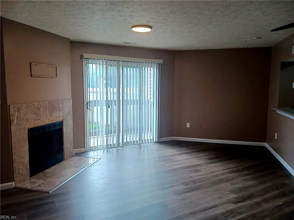 89 Cape Dorey DR, HAMPTON VA 23666 - Photo 3