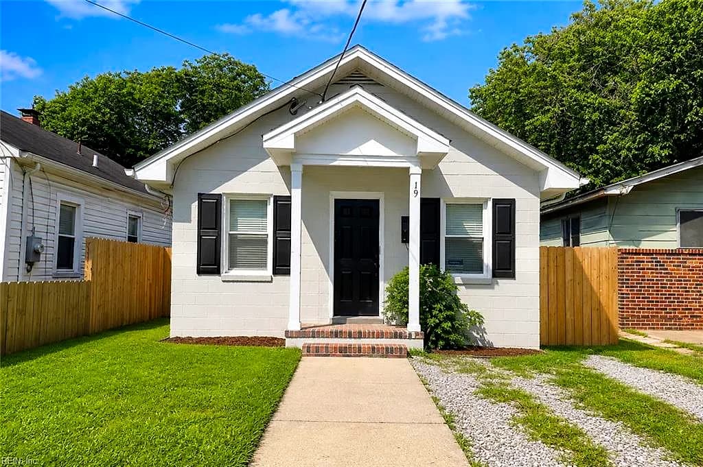 19 Maplewood ST, HAMPTON VA 23669 - Main photo