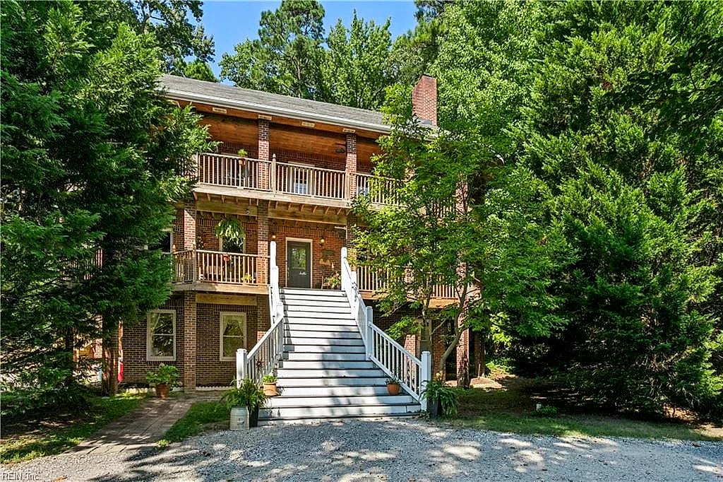 321 Maxwell LN, NEWPORT NEWS VA 23606