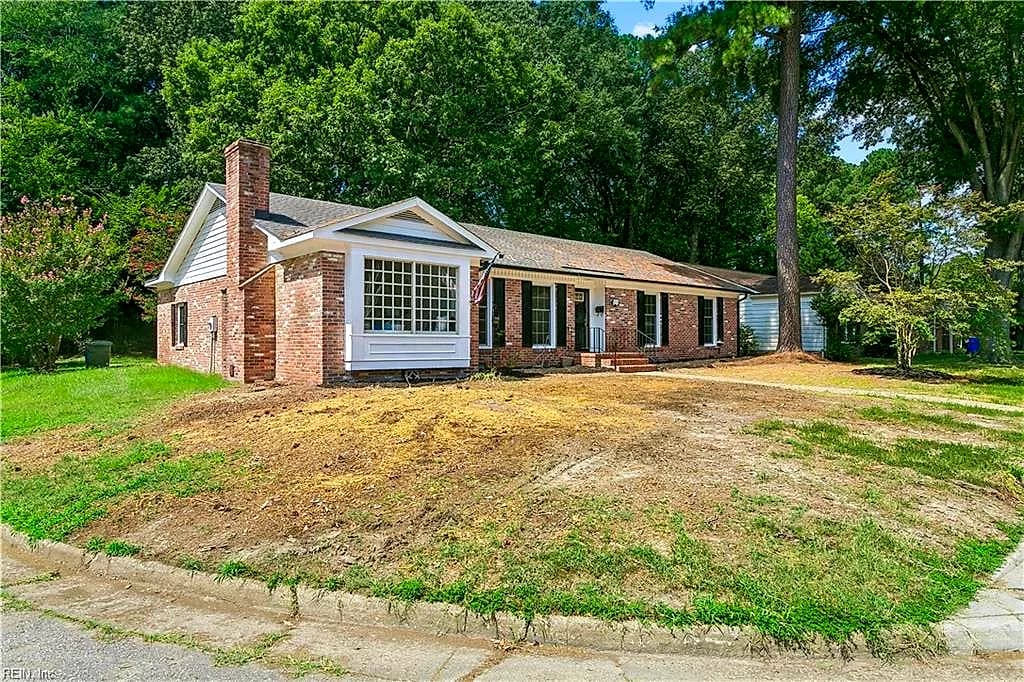 682 Village Green PW, NEWPORT NEWS VA 23602 - Photo 4