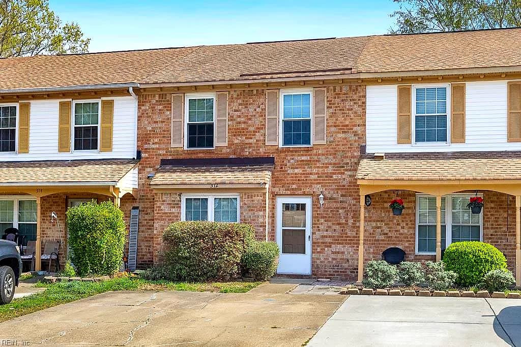 312 Seeman CT, VIRGINIA BEACH VA 23452 - Main photo