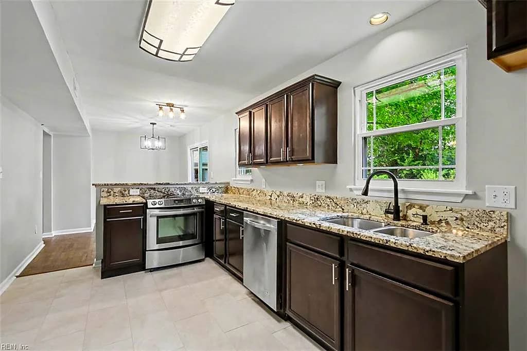 128 Edsyl ST, NEWPORT NEWS VA 23602 - Photo 4