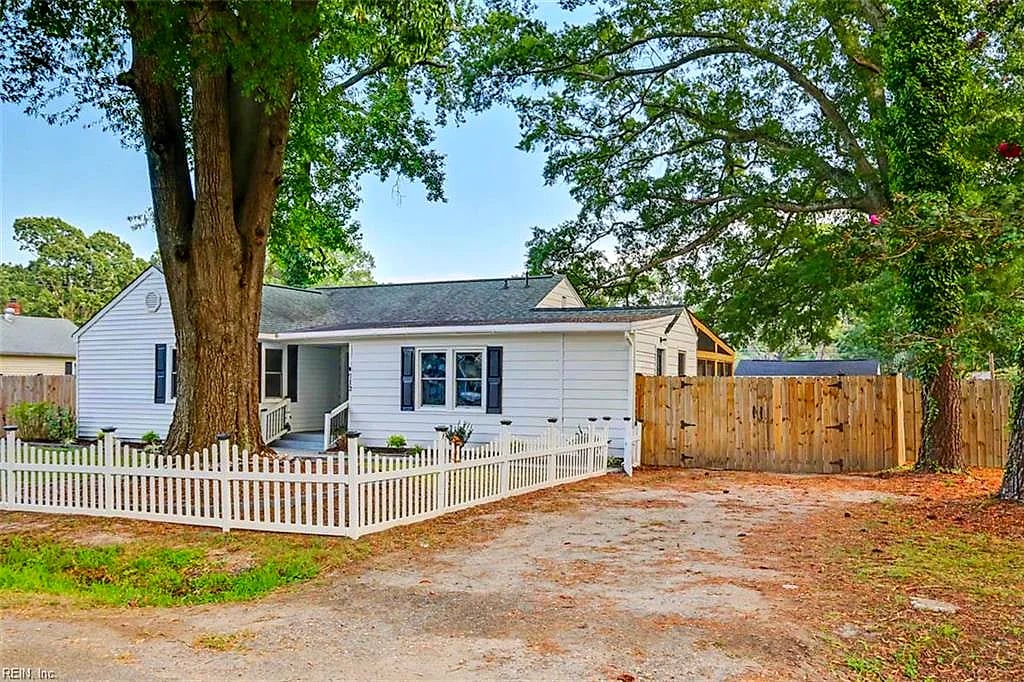 712 Paul ST, NEWPORT NEWS VA 23605
