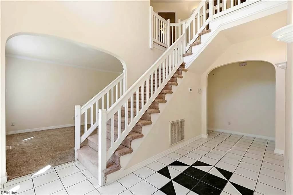 953 Sandoval DR, VIRGINIA BEACH VA 23454 - Photo 5