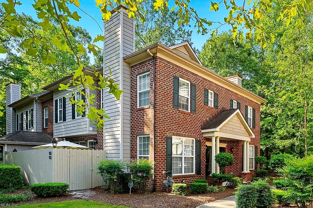 1009 Gamston LN, VIRGINIA BEACH VA 23455