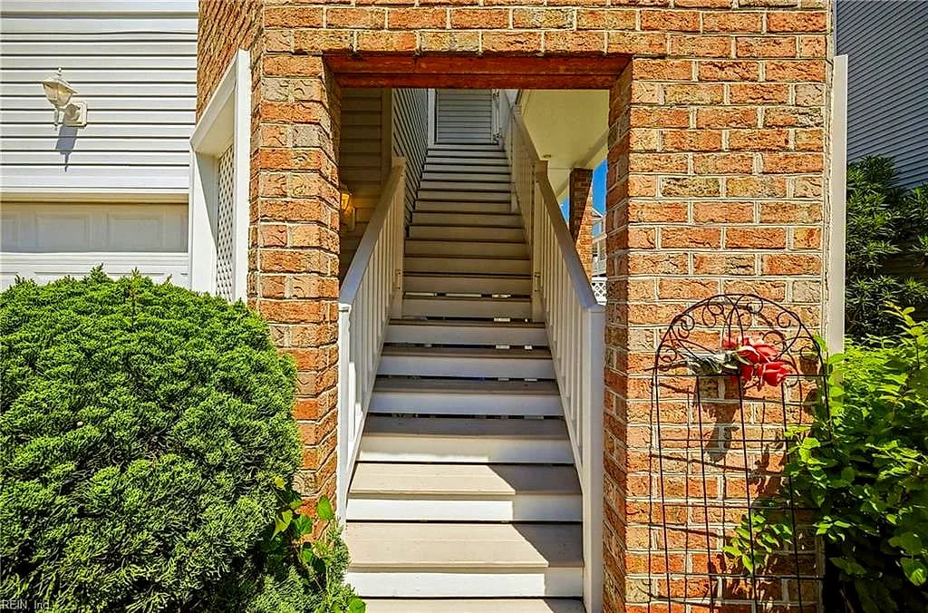 410 Pinewell DR, NORFOLK VA 23503 - Photo 4