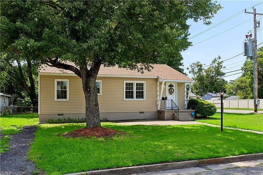 22 Gumwood DR, HAMPTON VA 23666