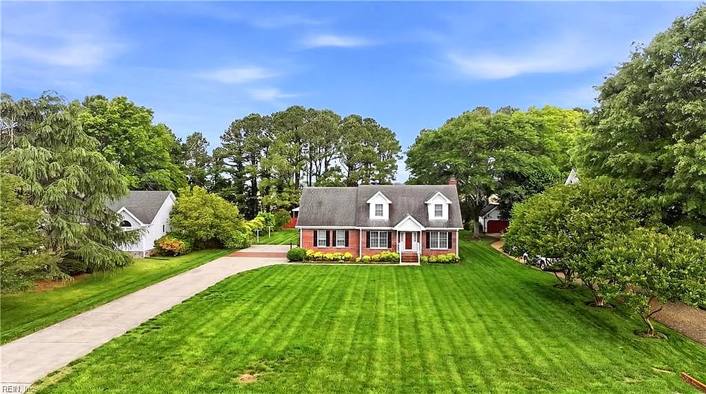 146 North Point BLVD, Moyock — 3 bed Residential, 2,065 sqft