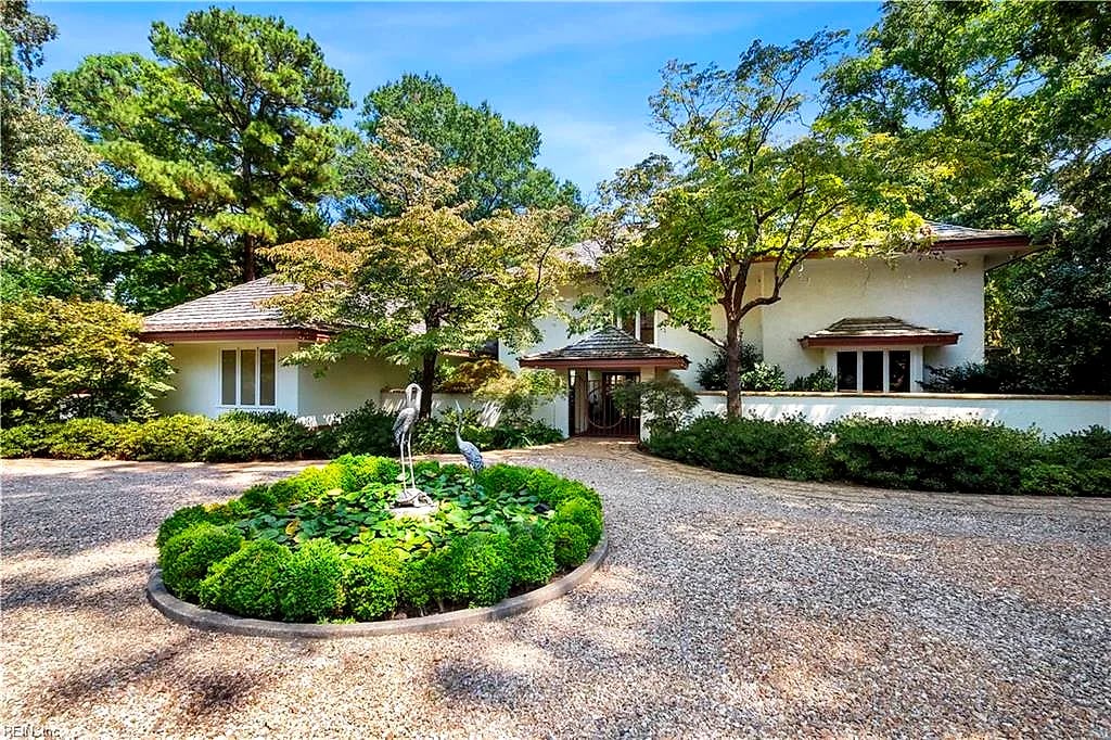 1230 E Bay Shore DR, Virginia Beach — 4 bed Residential, 5,497 sqft
