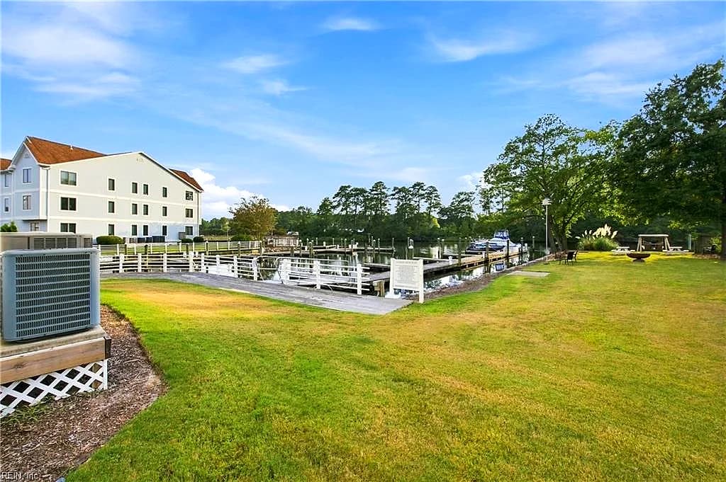 5 Harbor Watch DR #405, CHESAPEAKE VA 23320 - Photo 2