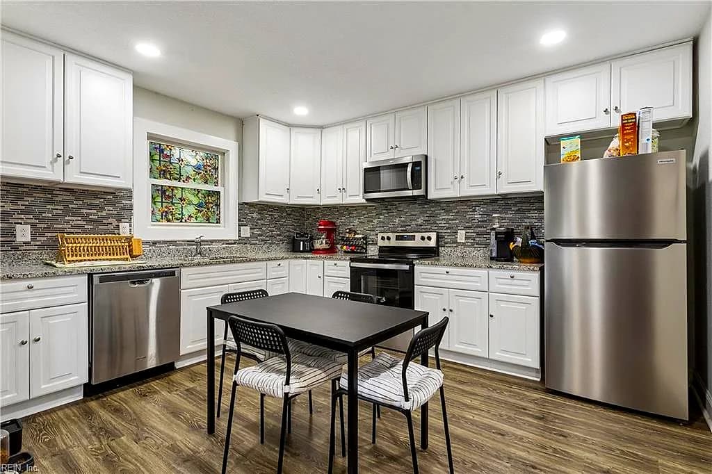 708 B ST, CHESAPEAKE VA 23324 - Photo 2