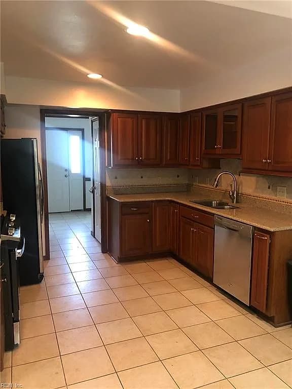 2509 Elson Green AVE, VIRGINIA BEACH VA 23454 - Photo 3