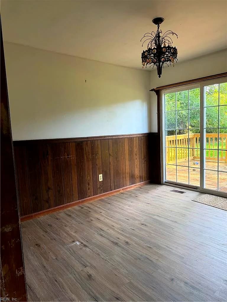 2703 Woodford AVE, HAYES VA 23072 - Photo 5