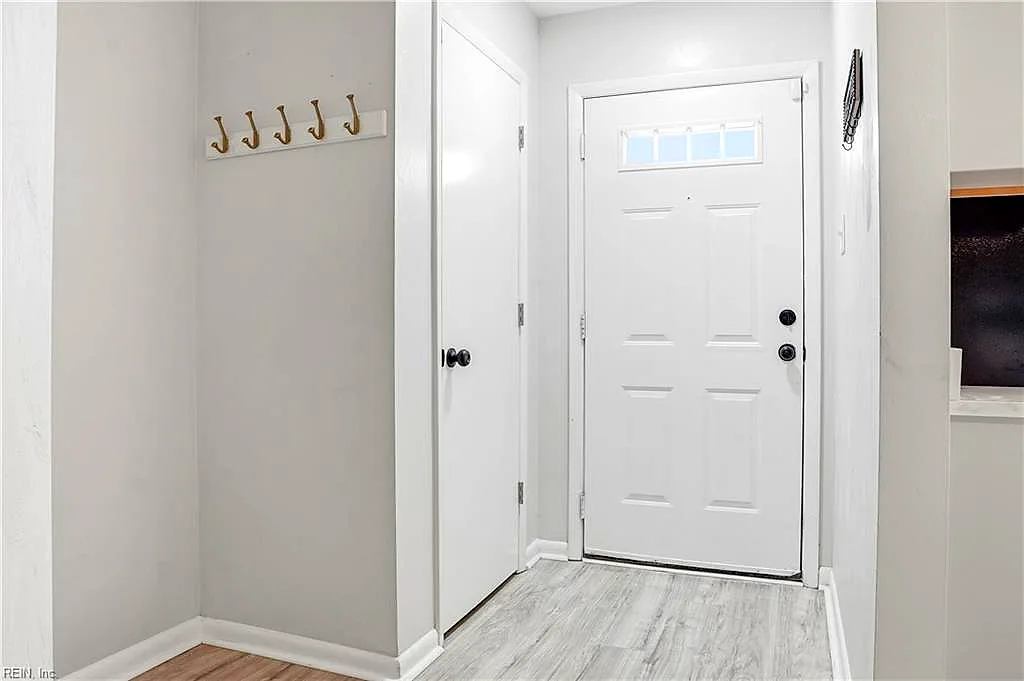 4006 Salem TER, VIRGINIA BEACH VA 23456 - Photo 3