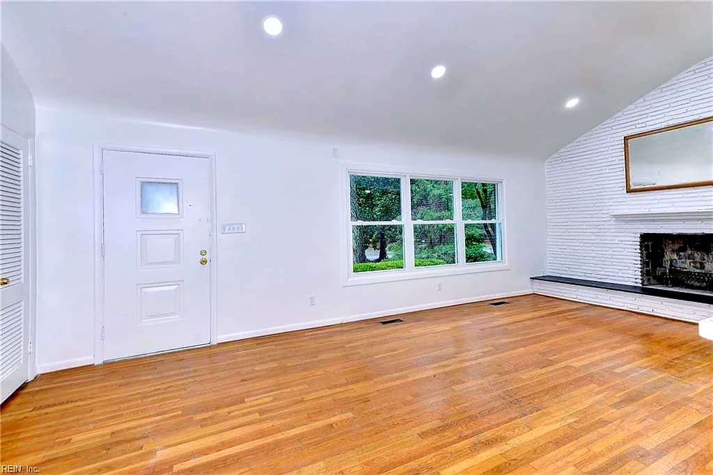 309 Corbin DR, NEWPORT NEWS VA 23606 - Photo 5
