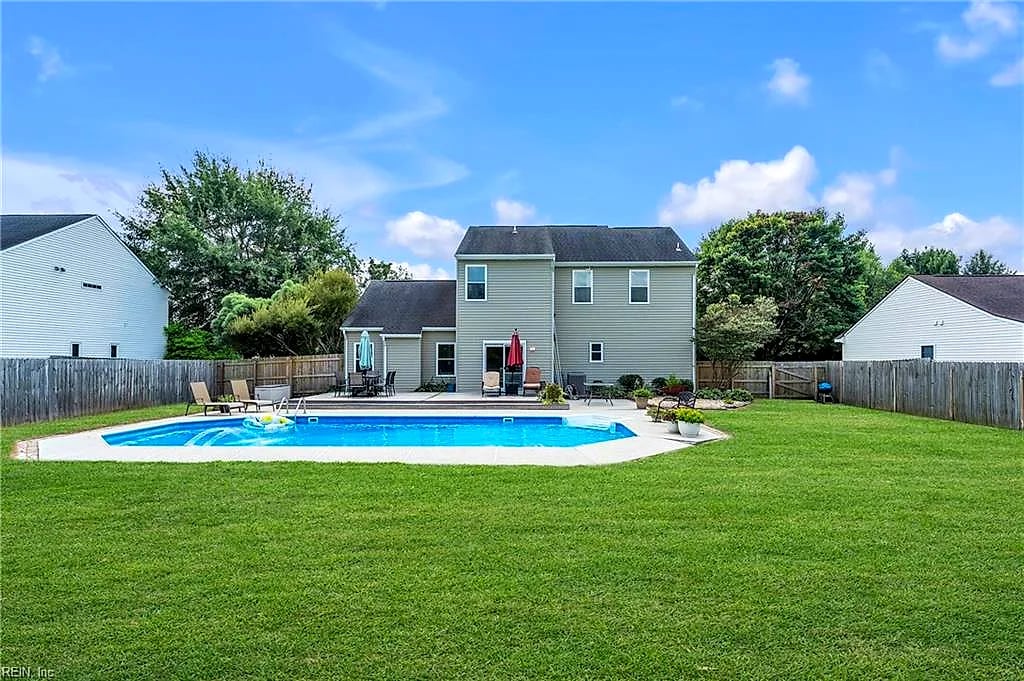 206 Eagle Creek RD, Moyock — 4 bed Residential, 2,200 sqft