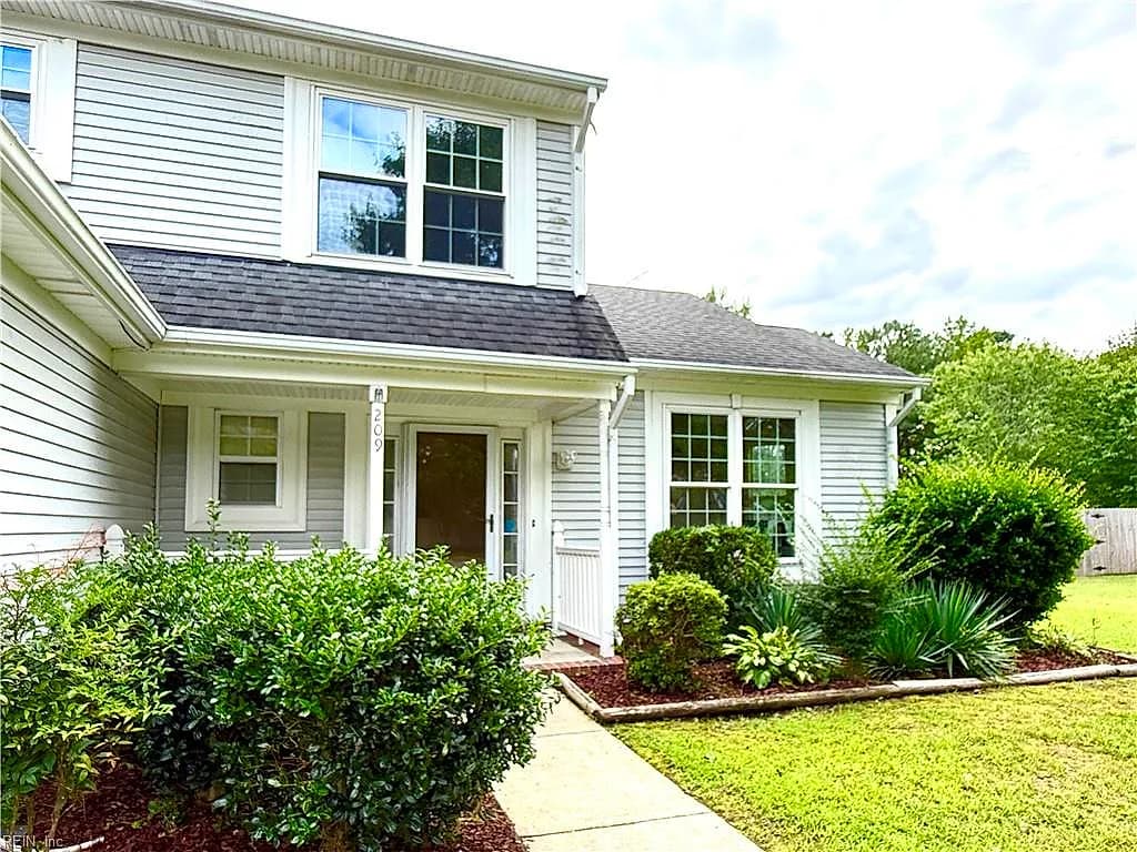 209 Springbrook LN, CHESAPEAKE VA 23320 - Photo 3