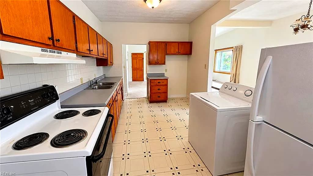 300 Pepper Mill CT, NORFOLK VA 23502 - Photo 5