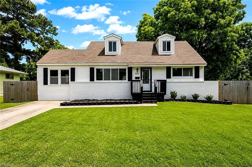 528 Lavender LN, VIRGINIA BEACH VA 23462 - Photo 2