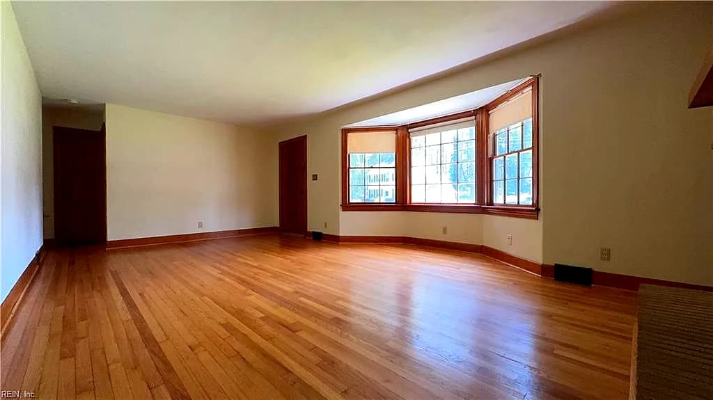 4720 Haywood DR, PORTSMOUTH VA 23703 - Photo 4