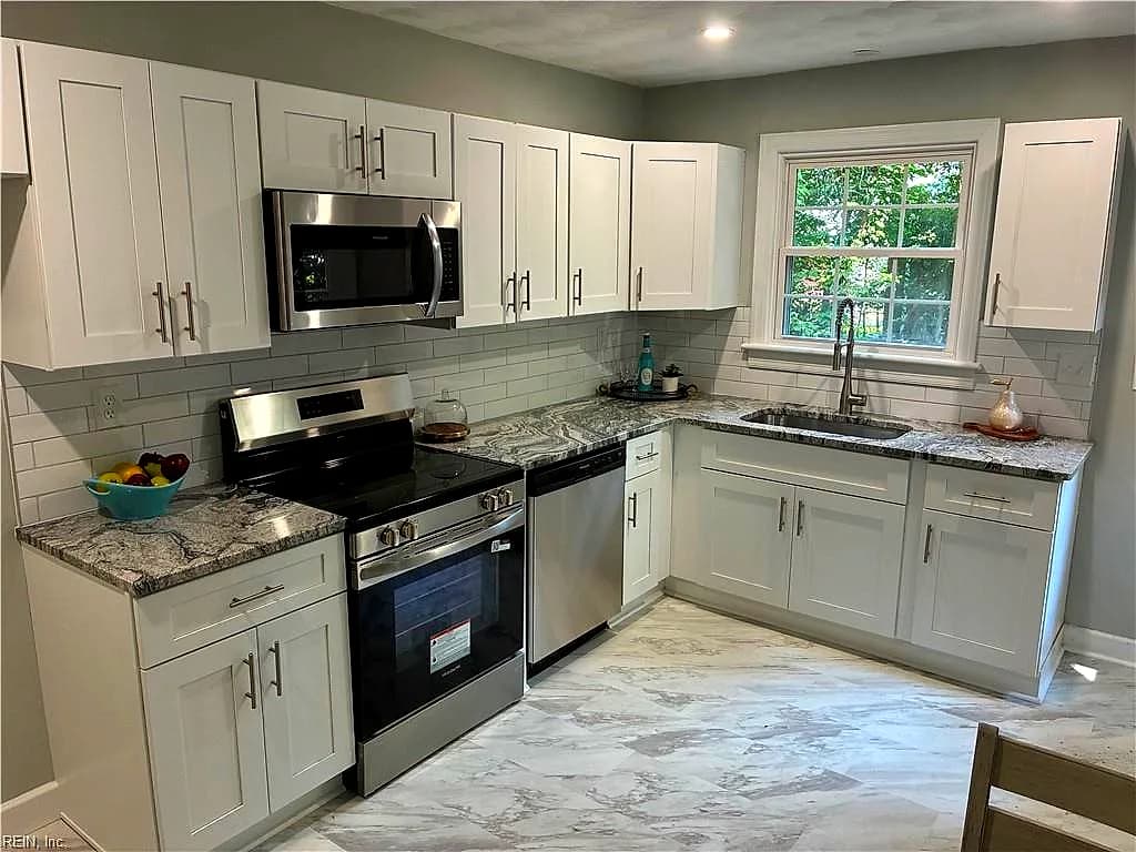 8548 Lawson AVE, NORFOLK VA 23503 - Photo 3