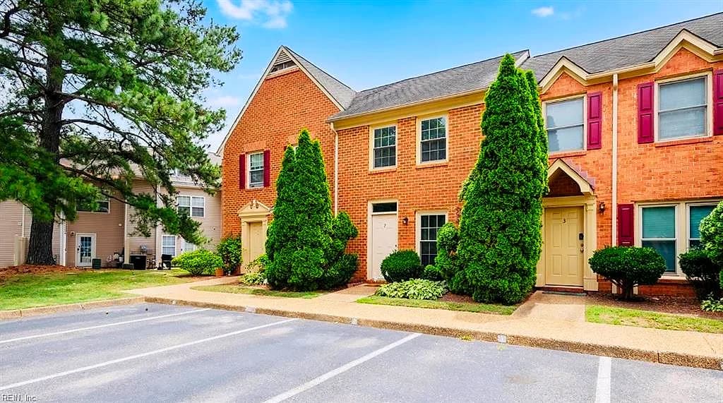 924 Lucas Creek RD #2, NEWPORT NEWS VA 23608 - Main photo