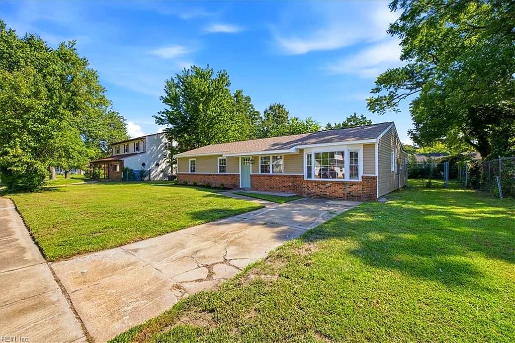 1121 Sir Gawaine DR, CHESAPEAKE VA 23323 - Photo 3