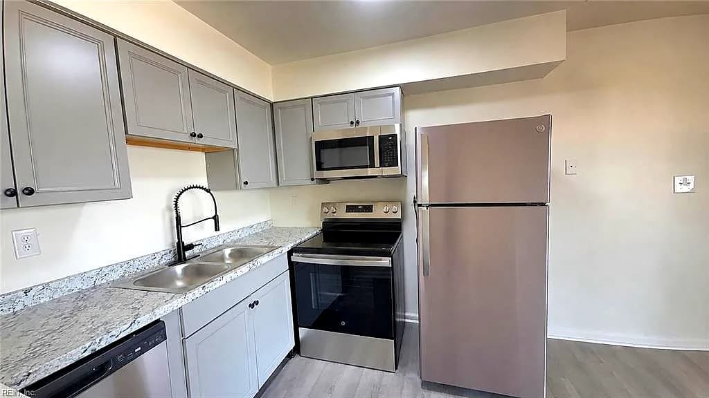 9634 Elnora ST #D, NORFOLK VA 23503 - Photo 3