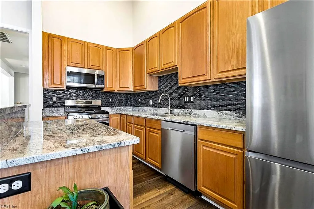4304 Garden VW, Williamsburg — 3 bed Residential, 3,264 sqft
