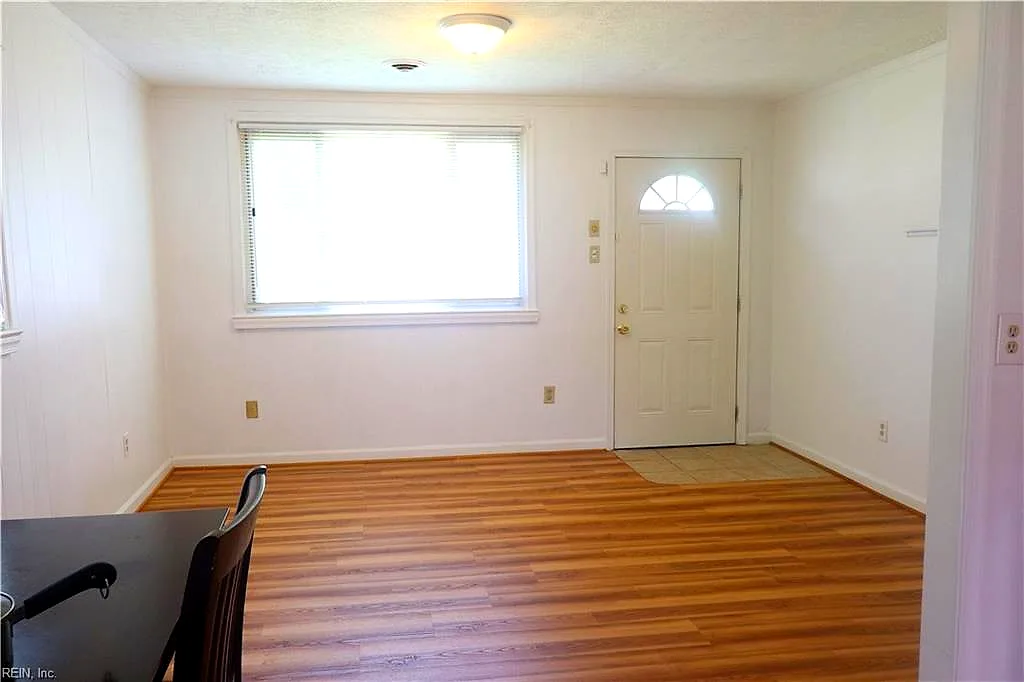 445 Smiley RD, HAMPTON VA 23663 - Photo 3