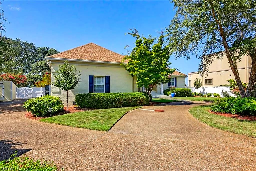 70 Old Meribeth RD, HAMPTON VA 23669 - Photo 4