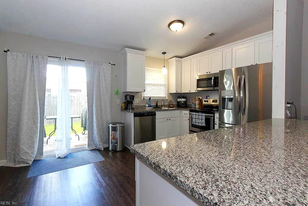 3328 Waterman RD, VIRGINIA BEACH VA 23452 - Photo 5