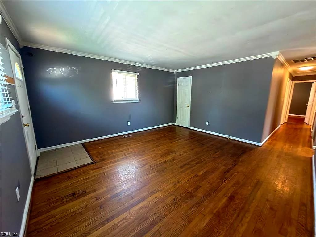 216 Kelly AVE W, HAMPTON VA 23663 - Photo 4