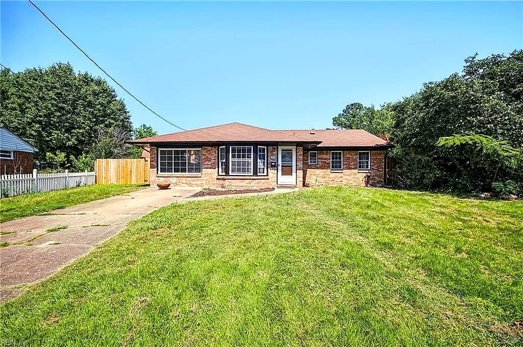5004 Westgrove CIR, VIRGINIA BEACH VA 23455 - Photo 3