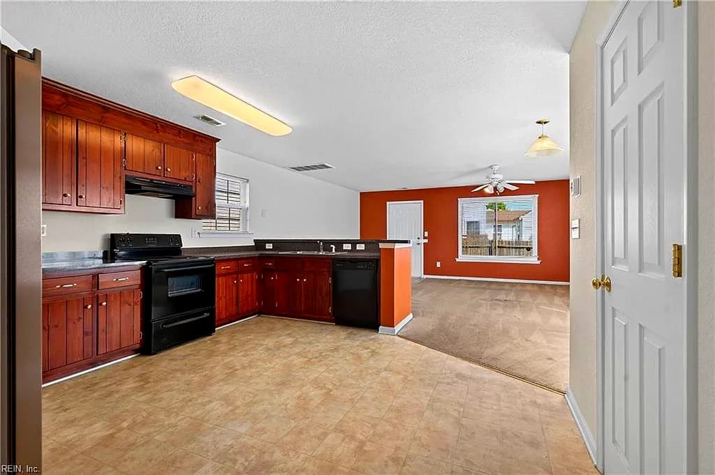 1602 Shell RD, CHESAPEAKE VA 23323 - Photo 5