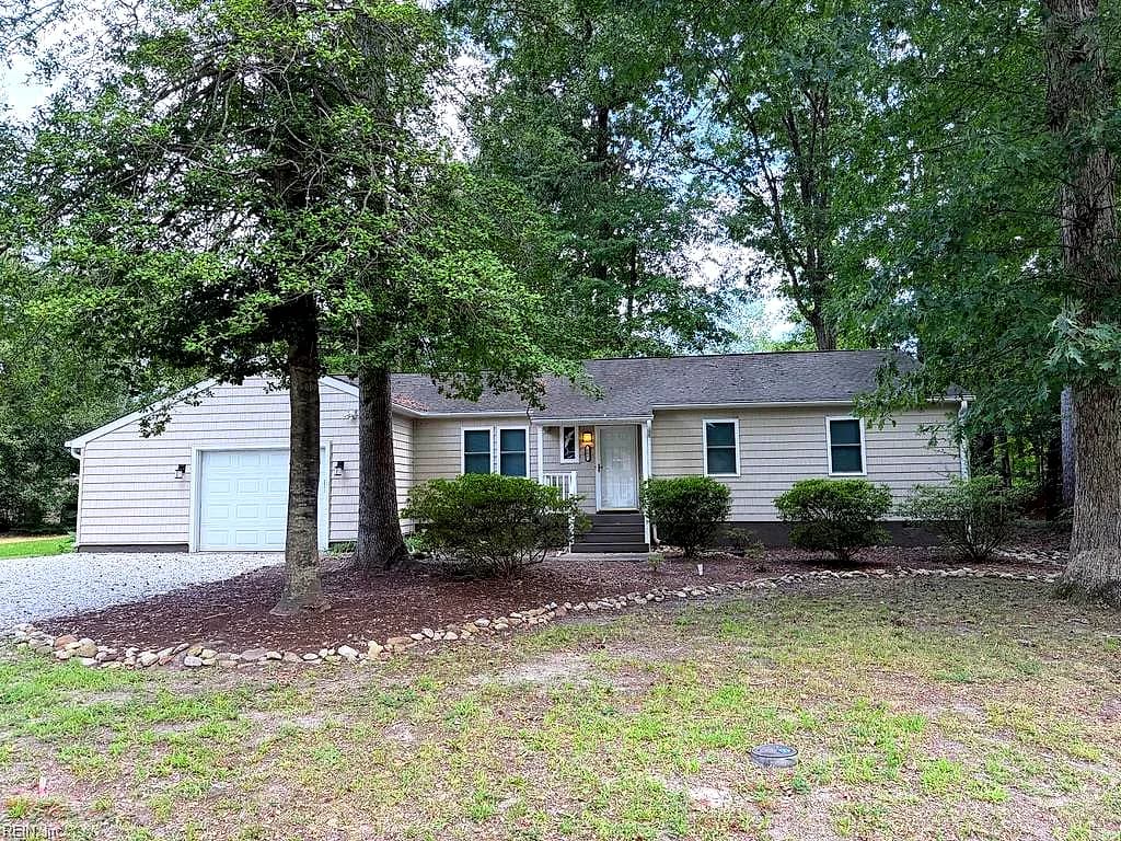 205 Wharf ROW, YORKTOWN VA 23692 - Photo 2