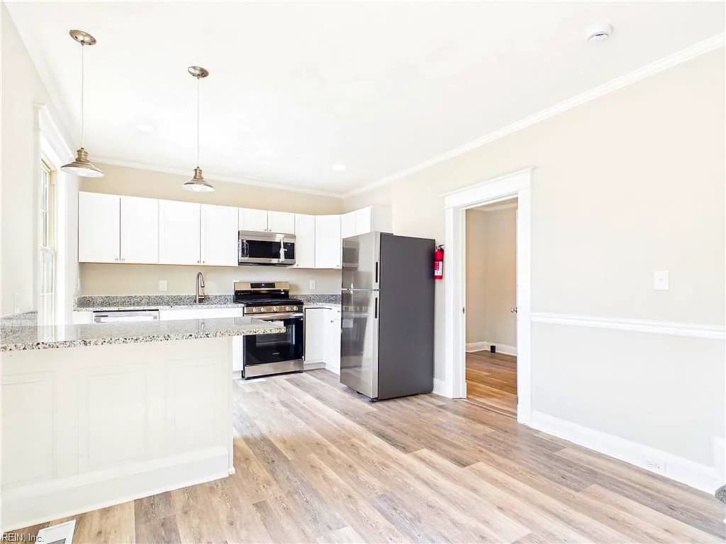 744 W 31st ST, NORFOLK VA 23508 - Photo 3