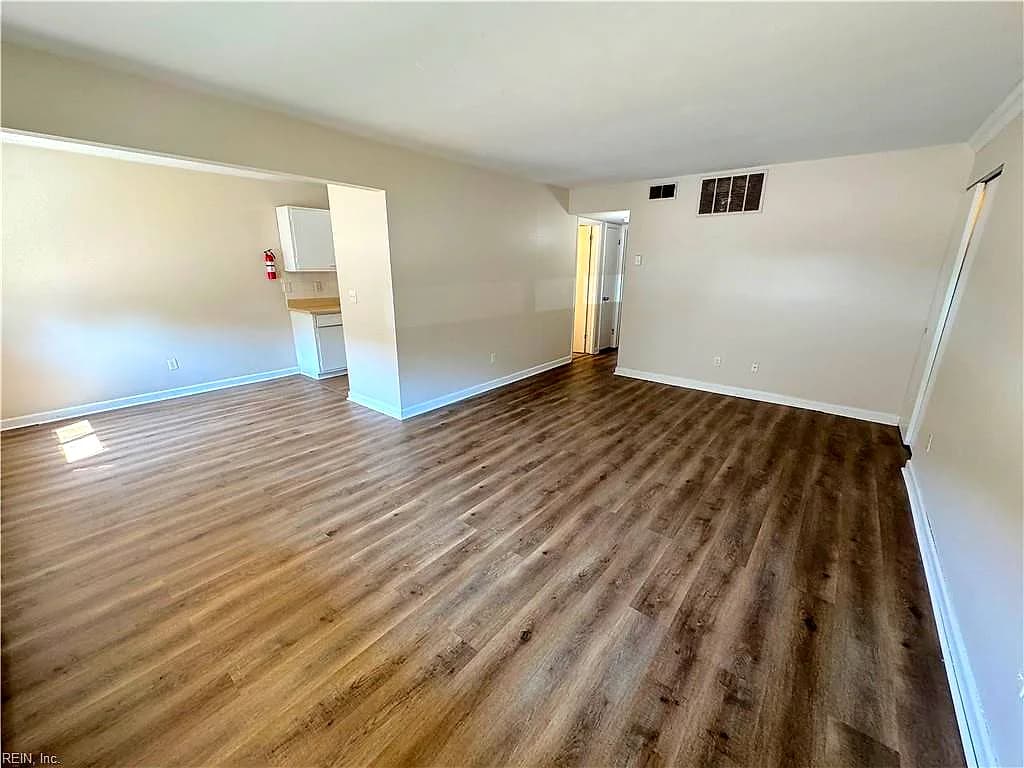 1126 Sparrow RD #1, CHESAPEAKE VA 23325 - Photo 3