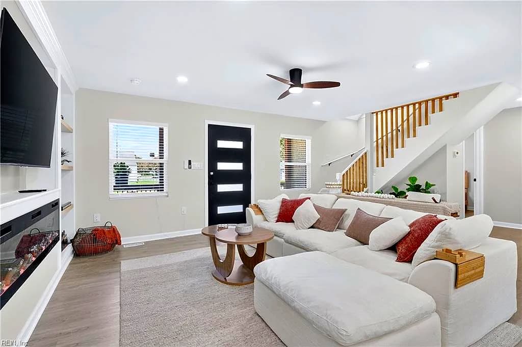 921 Philpotts RD, NORFOLK VA 23513 - Photo 5