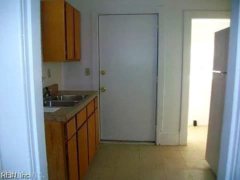 263 W Queen ST, HAMPTON VA 23669 - Photo 5