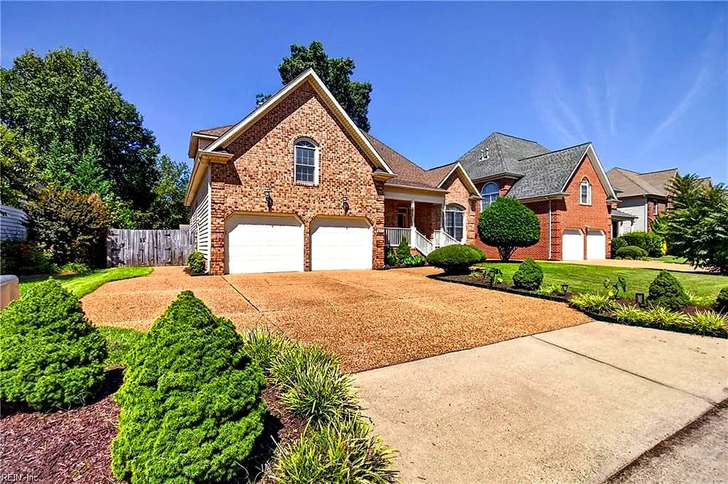 207 Richter LN, YORKTOWN VA 23693 - Photo 2