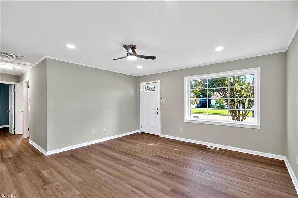 215 Courtney DR, HAMPTON VA 23669 - Photo 4